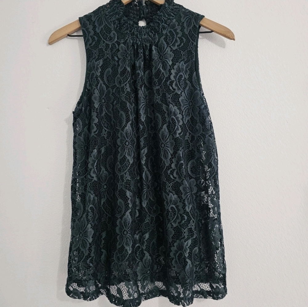Elegant Lace Sleeveless Top - Green
